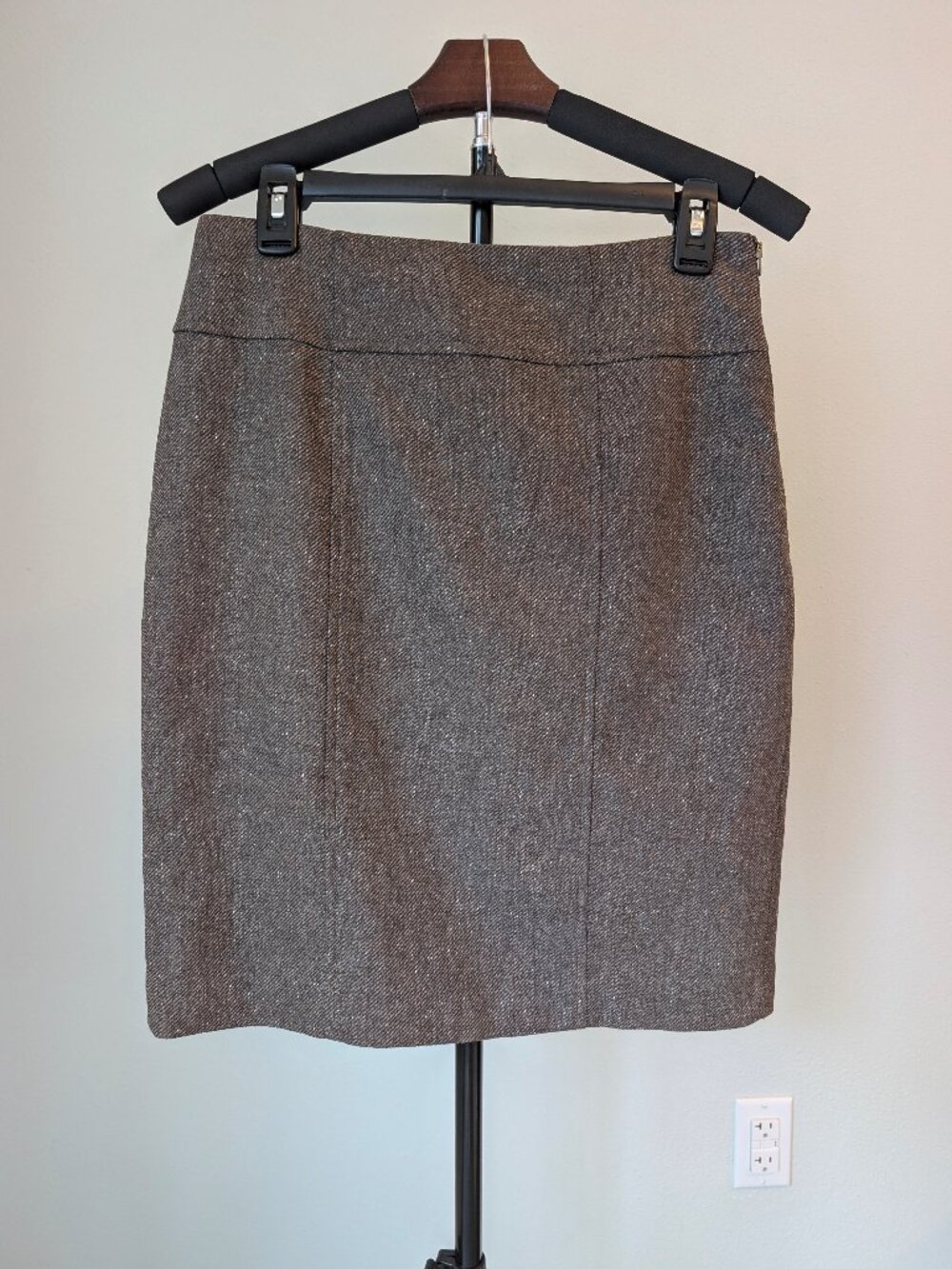 Banana Republic Gray Wool Blend Pencil Skirt Side Zip Back Slit Office Chic Sz 6